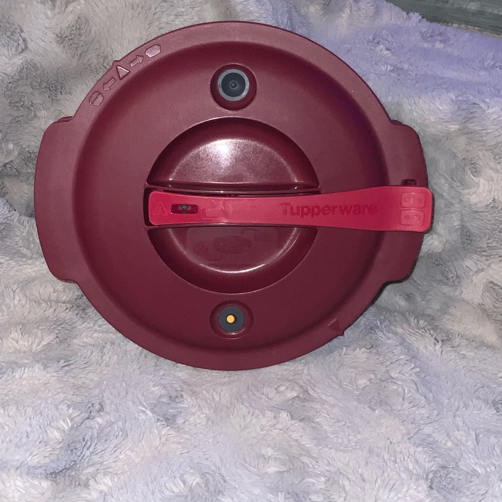 Tupperware Pressure Cooker - Picture 2 of 15